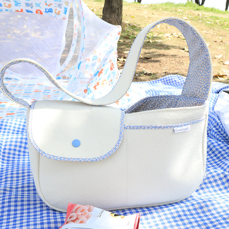 Korean Style Portable Pet Travel Bag Carrier Outdoor Bag